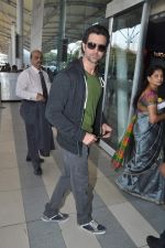 Hrithik Roshan leave for Delhi to promote Krrish 3 in Mumbai Airport on 22nd Oct 2013